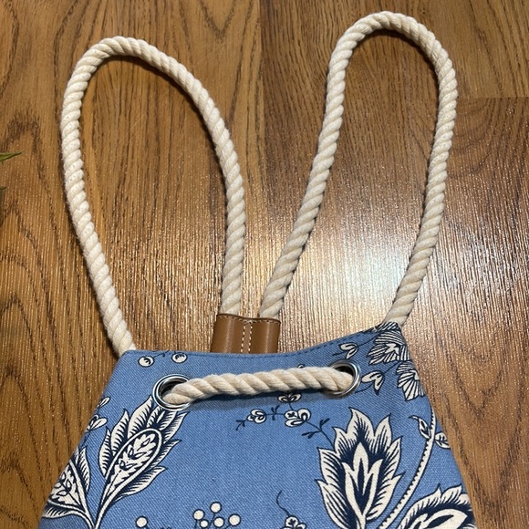 Relic blue floral backpack - Picture 3 of 5